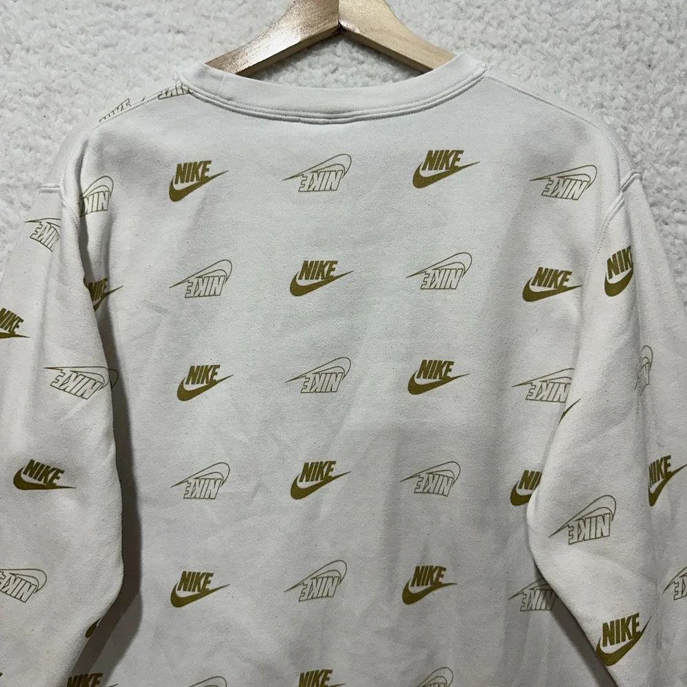 Nike pullover sweatshirt
